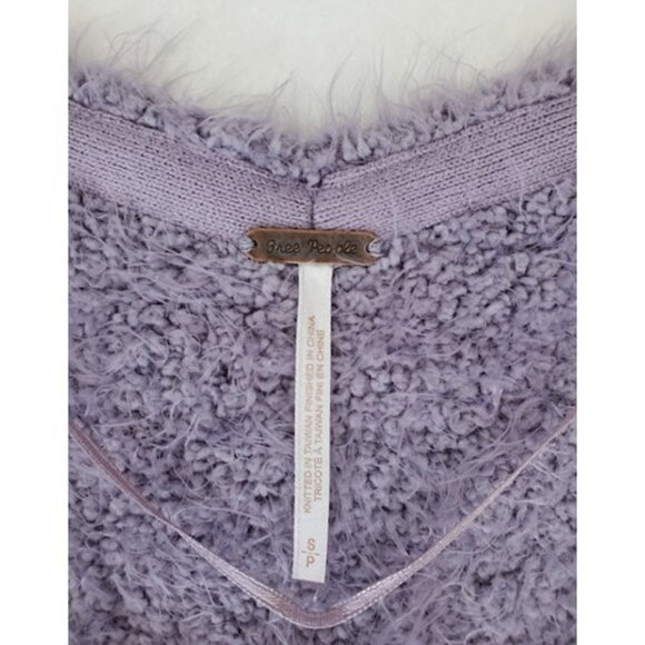 Free People Icing V-Neck Pullover Lavender Fuzzy Bouclé Knit Sweater Size S - Picture 8 of 11